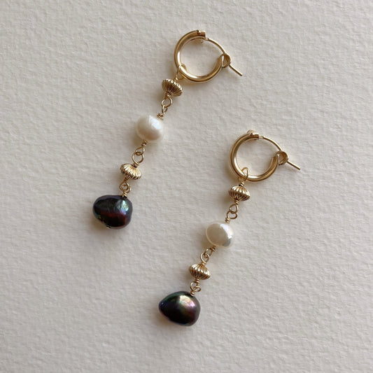 Drip Black Pearl Hoop Earring