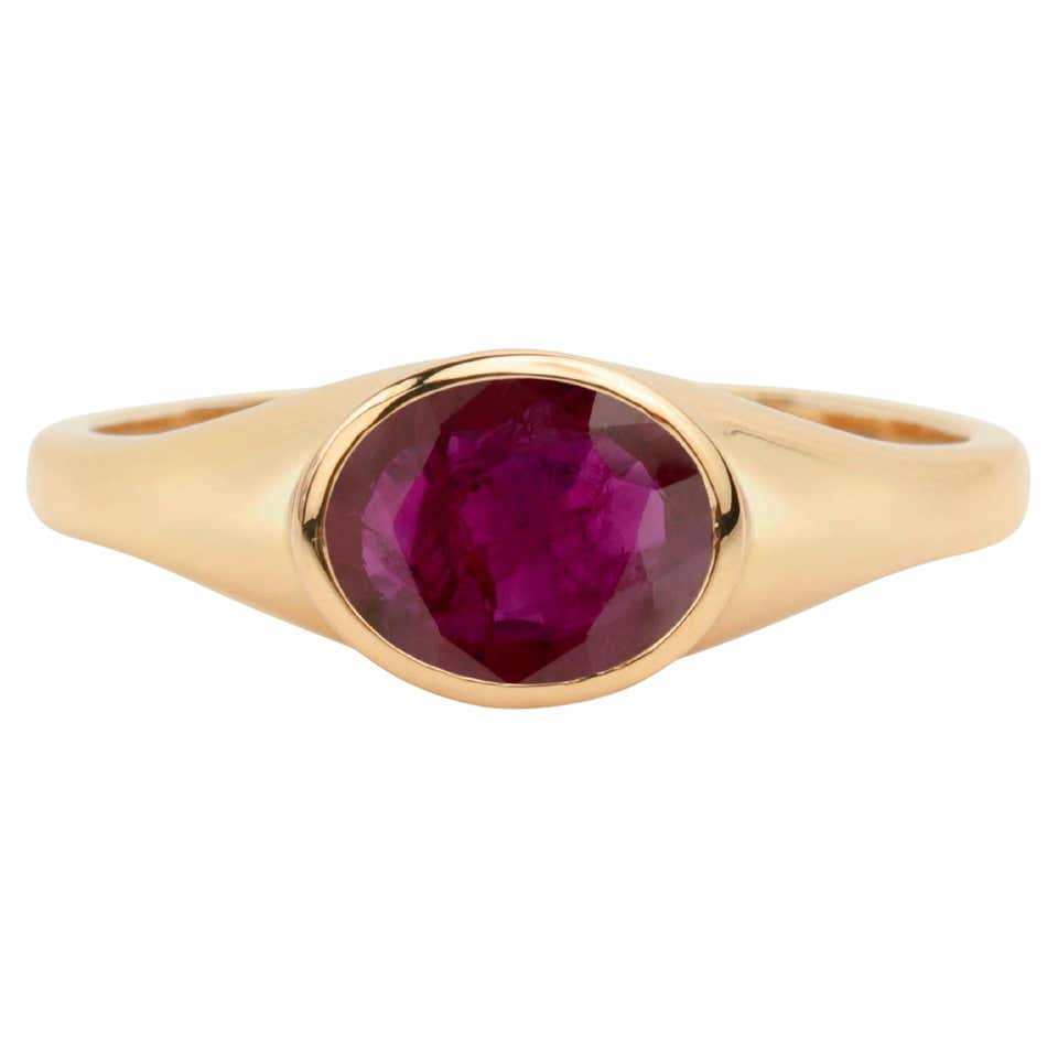 Red Ruby Signet Ring in 18K Yellow Gold